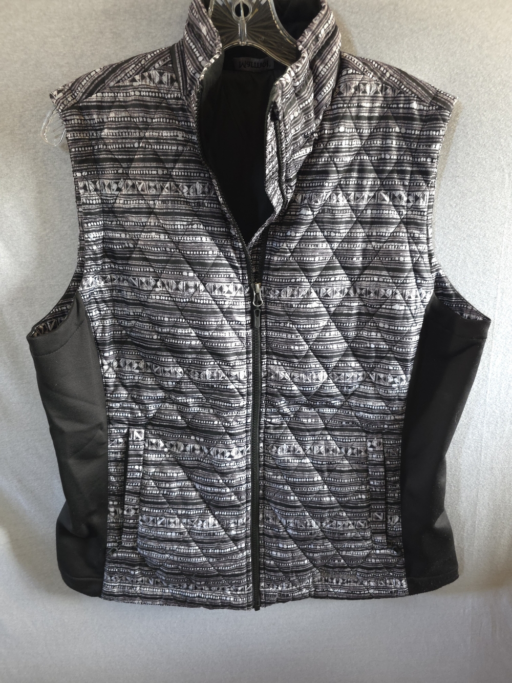 Marmot Quilted Sleeveless Vest in Black and Gray Pattern